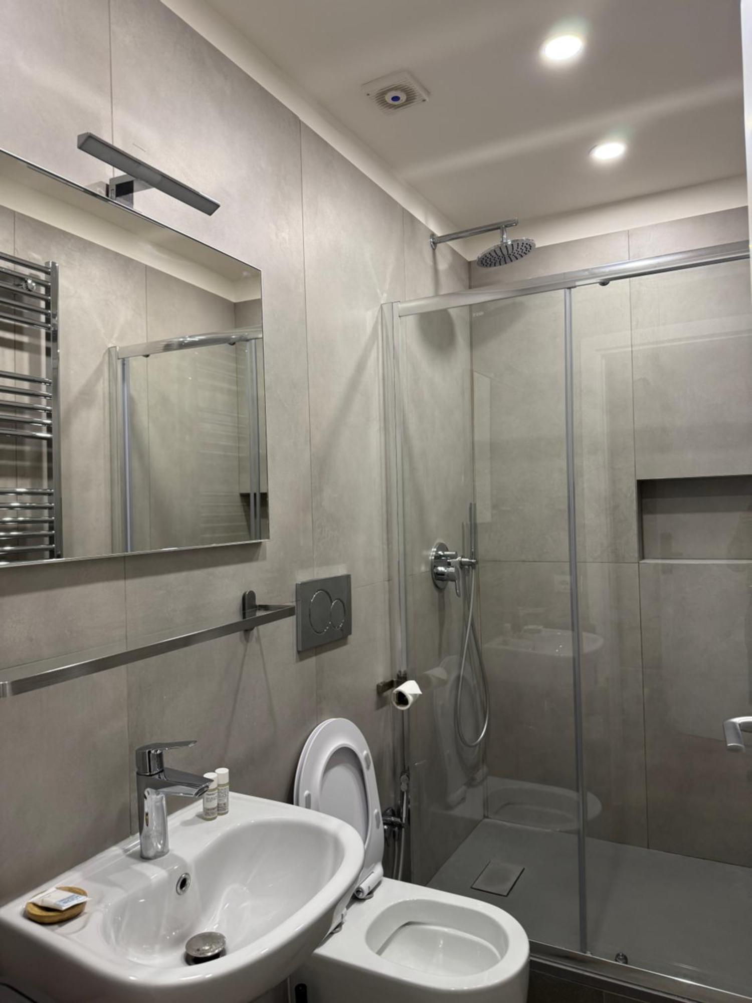 Flat 7 Rome Guesthouse エクステリア 写真